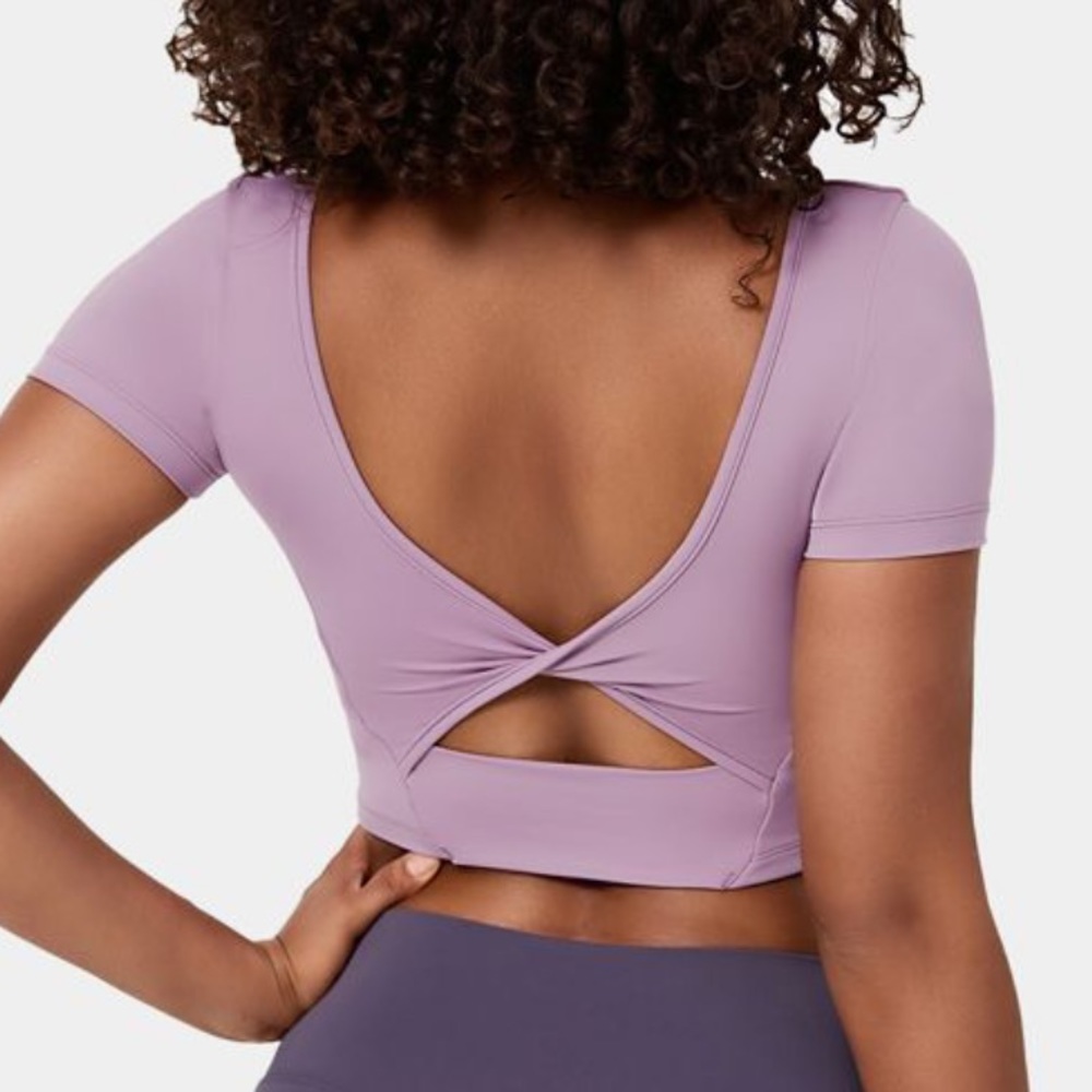 Mauve/lilac NWT size medium halara sports top
